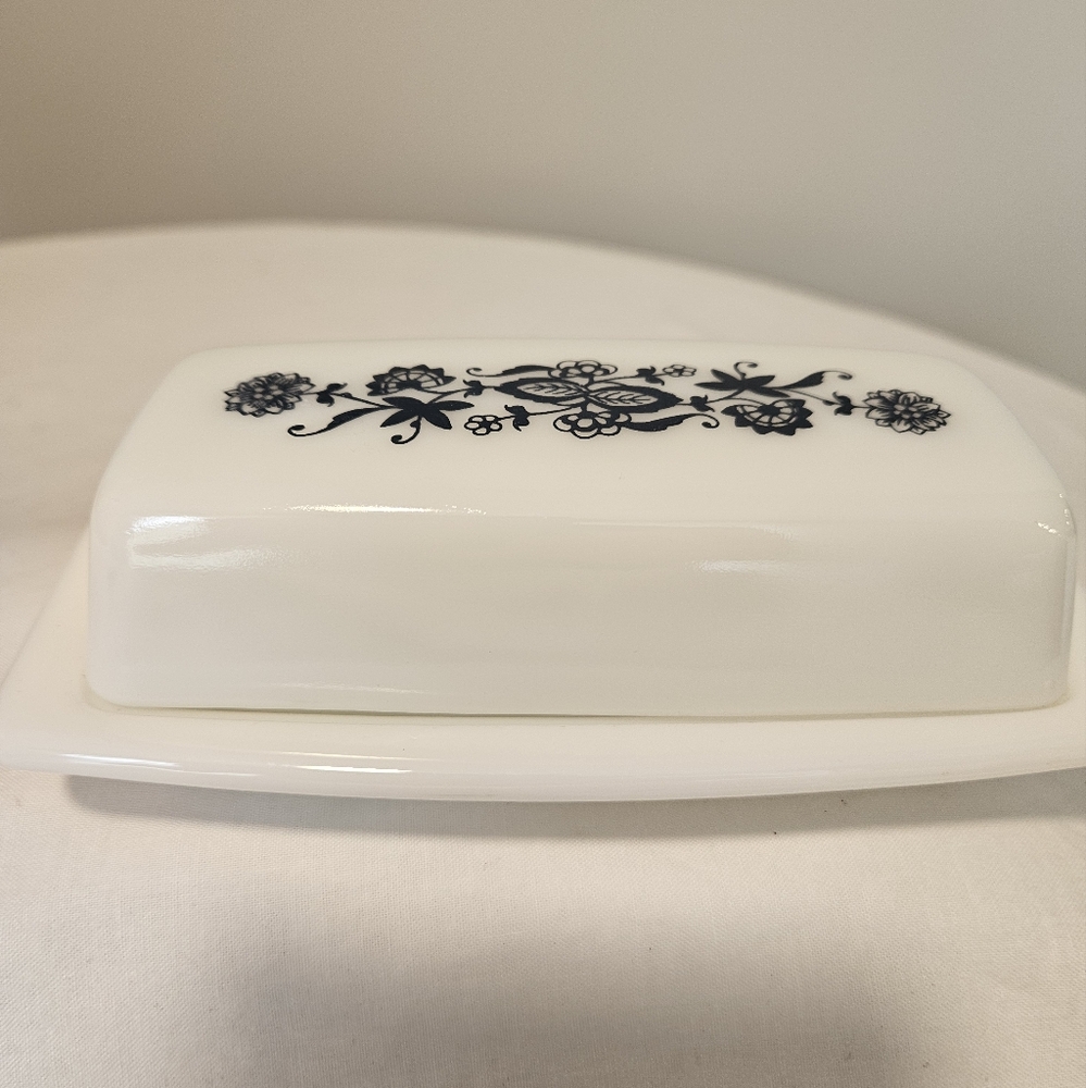 Vintage Pyrex Blue Onion Old Town Butter Dish